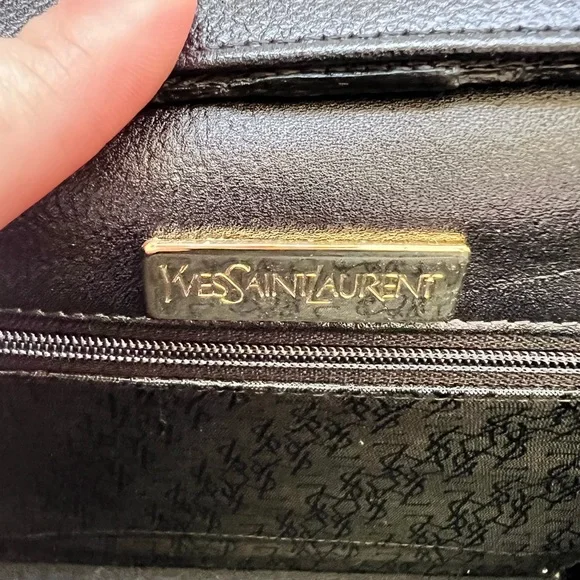 YVES SAINT LAURENT Sac à bandoulière en cuir Noir - Picture 12 of 12